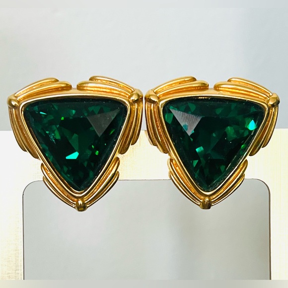 Swarovski Faceted LARGE Vintage clip green Crystal gold tone earrings